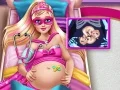 Gra Superbohaterka w Ciąży Nagły Wypadek w Internecie